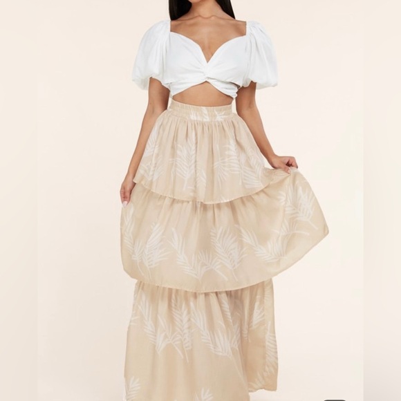 Beautiful ruffle set 🌺 - Picture 1 of 3